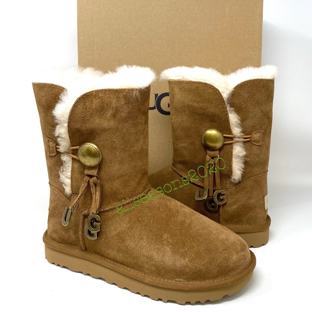UGG Bailey Button Charm Women’s Boots Suede CheTan - Picture 4 of 10